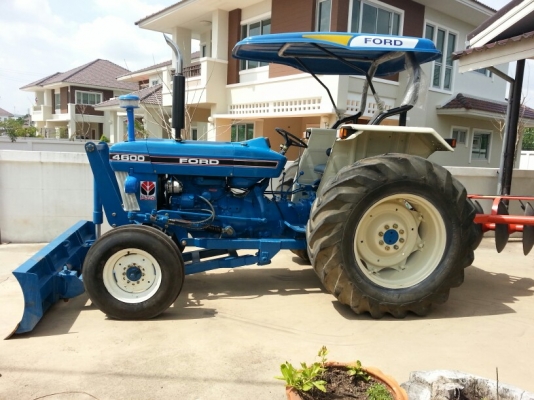 รถไถ FORD 4600 (ใหม่ไทย) ใบดันหน้าใหม่ ผานหลัง 6 ของใหม่ สภาพใหม่ พวงมาลัยพาวเวอร์ ยางหลังใหญ่