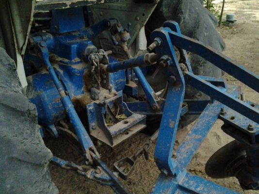 ขายรถแทรกเตอร์ ฟอร์ด เครื่องแน่นเสื้อลาย