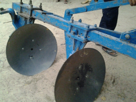 ขายรถแทรกเตอร์ ฟอร์ด เครื่องแน่นเสื้อลาย