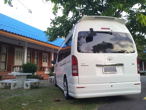 COMMUTER 2010 VIP หล่อๆพร้อมใช้มือเดียว