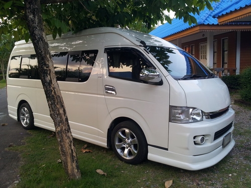 COMMUTER 2010 VIP หล่อๆพร้อมใช้มือเดียว