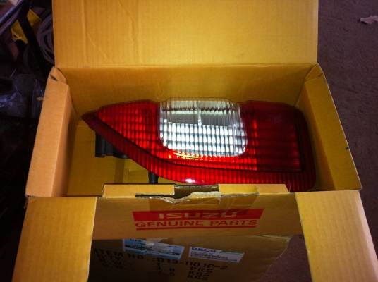 ขายไฟหน้าdmax ไฟหลัง พร้อมหลอด 087-9927994 ขายไฟหน้าdmax ไฟหลัง พร้อมหลอด 087-9927994