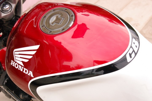 CB400 แดงขาว ทะเบียนแท้โอนขนส่ง ท่อสูตรยกชุด WR'S สภาพสวยๆช้าอดนะครับ