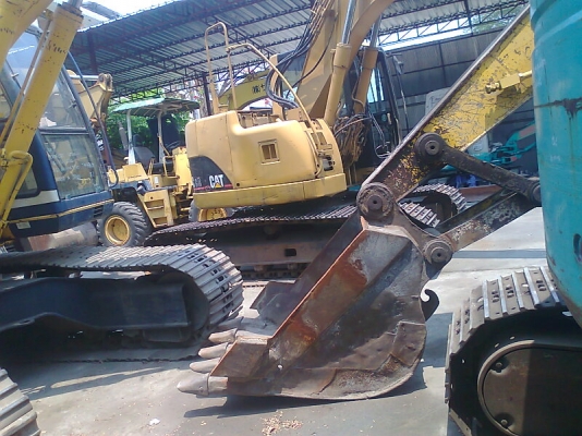 ขายด่วน..รถแบคโฮ KOBELCO SK200 M3 YN 16134 เครื่องดี ปั้มดี รถสวยสดตลอดคัน พร้อมใช้ เก่าญี่ปุ่นแท้ มีใบอินวอยล์.