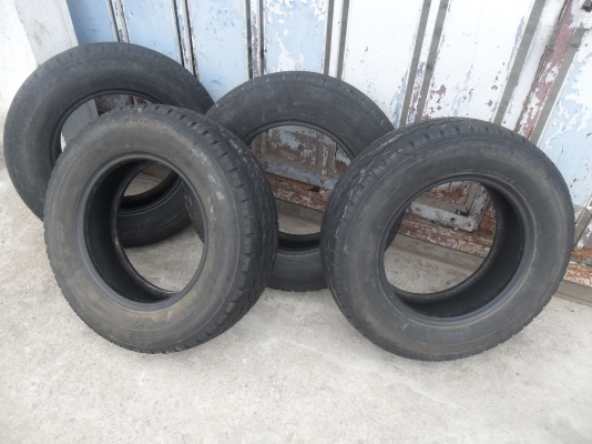 ยาง BRIDGESTONE 215/70R15 ปี10 4 เส้น
