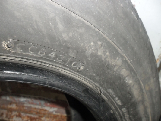 ยาง BRIDGESTONE 215/70R15 ปี10 4 เส้น