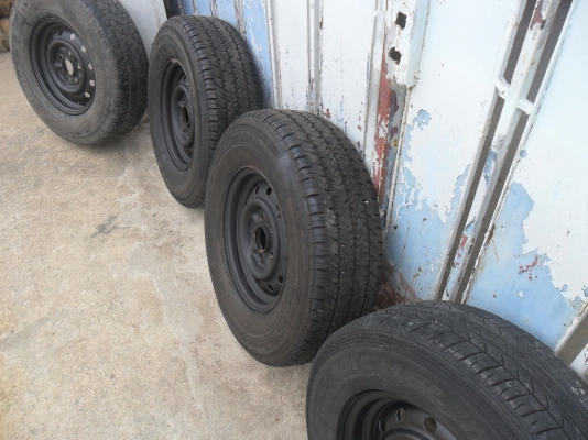 ล้อกะทะ 14นิ้ว 5รูไมตี้ พร้อมยาง 4 ล้อ ล้อกะทะ 14นิ้ว 5รูไมตี้ พร้อมยาง 4 ล้อ