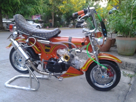 ขายhonda dax สภาพใหม่มากๆ รถผ่านเวทีประกวดมาแล้ว..