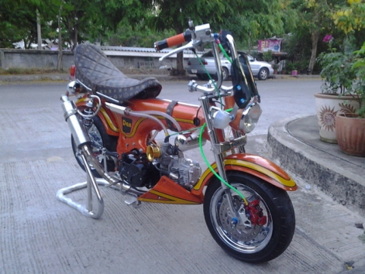 ขายhonda dax สภาพใหม่มากๆ รถผ่านเวทีประกวดมาแล้ว..