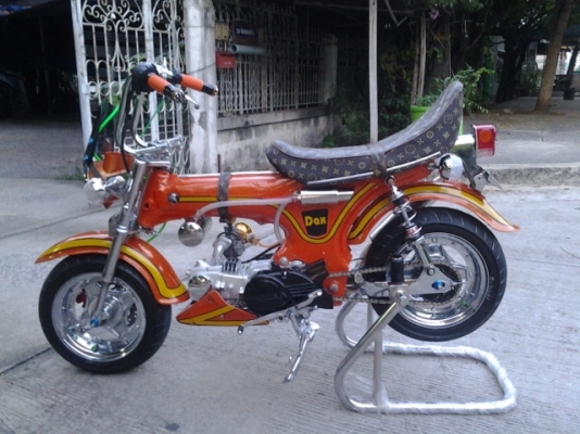 ขายhonda dax สภาพใหม่มากๆ รถผ่านเวทีประกวดมาแล้ว..