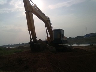 ต้องการขายรถแบคโฮ PC 200-5 ด่วน