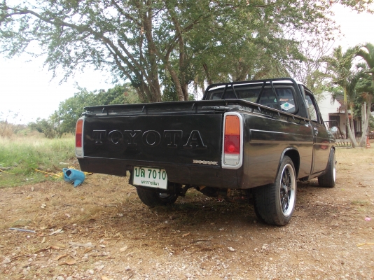 ขายกระบะแท้4ข้อtoyota  rn10 เครื่องเดิมมีทะเบียนถูกๆ