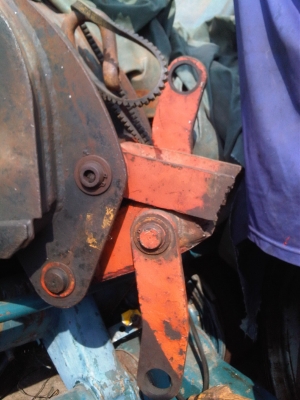 บุ้งกี๋ I H I แบคโฮเล็ก 3 ฟัน บุ้งกี๋ I H I แบคโฮเล็ก 3 ฟัน