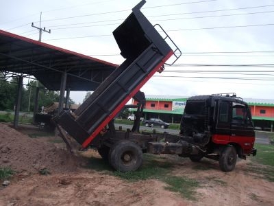 ขายหกล้อดั้มพ์  NISSAN  DIESEL เครื่อง  WO6D  165  แีรง