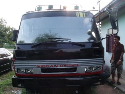 ขายหกล้อดั้มพ์  NISSAN  DIESEL เครื่อง  WO6D  165  แีรง