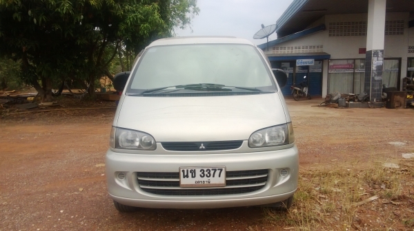 รถตู้ V.I.P 7 ที่นั่ง