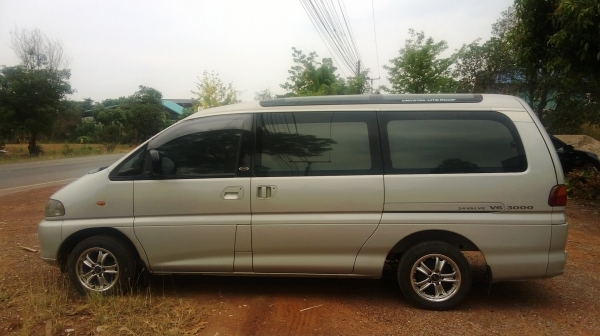 รถตู้ V.I.P 7 ที่นั่ง