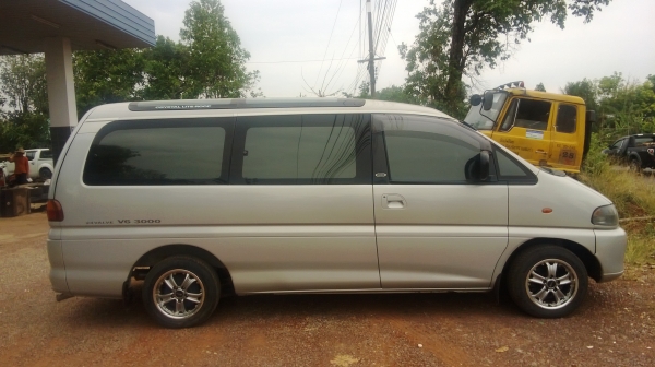 รถตู้ V.I.P 7 ที่นั่ง