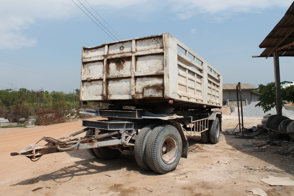 ลูกพ่วงสิบล้อ  สภาพ ดี  ทำนิด หน่อย   ติด ต่อ โด่ง 0899388002