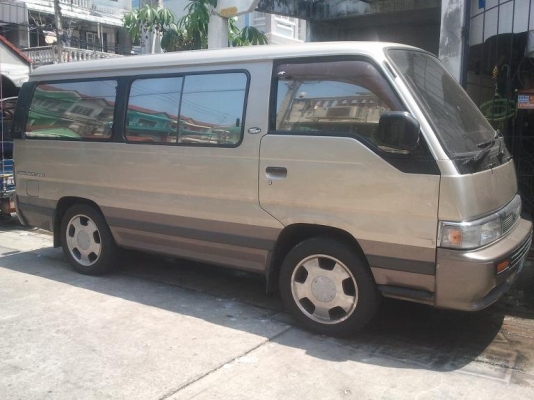 รถตู้ Nissan สีทอง เกียร์ออโต้ ภายในสวย เบาะกำมะหยี่ ด้านหลังปูพื้นเอาไว้ขนมอไซด์ได้^_^ มีทะเบียนค่ะ