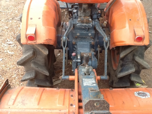 คูโบต้า B6000 4 WD 2 เพลาพร้อมฌรตารี่ เก่านอกไม่เคยใช้งานในไทย