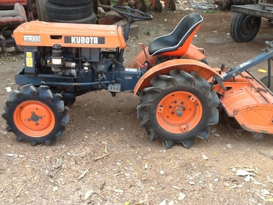 คูโบต้า B6000 4 WD 2 เพลาพร้อมฌรตารี่ เก่านอกไม่เคยใช้งานในไทย