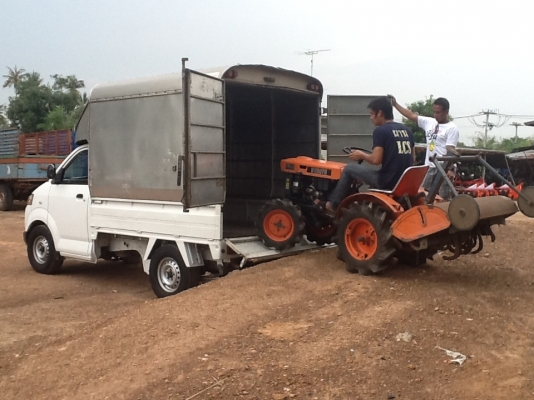 คูโบต้า B6000 4 WD 2 เพลาพร้อมฌรตารี่ เก่านอกไม่เคยใช้งานในไทย