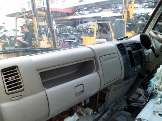 ขาย hino 6 ล้อ dutro  หัวกว้าง