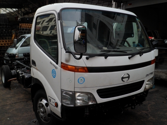 ขาย hino 6 ล้อ dutro  หัวกว้าง