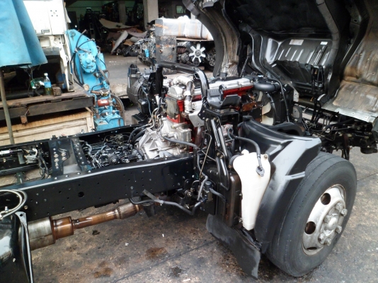 ขาย hino 6 ล้อ dutro  หัวกว้าง