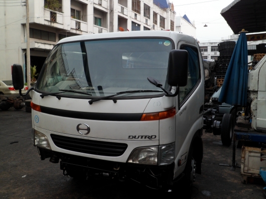 ขาย hino 6 ล้อ dutro  หัวกว้าง