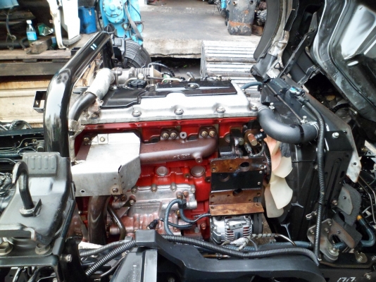 ขาย hino 6 ล้อ dutro  หัวกว้าง