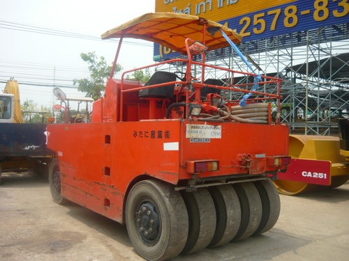 รถบด 9 ล้อยาง Sakai TS150 เพิ่งเหยียบถึงไทย ราคา 790,000