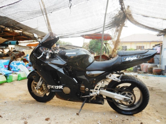 ขายNINJA ZX12R อินวอยย์ ปี2001หัวฉีดตามรูปเลยจร้า120000ต่อรองได้ครับ ขายNINJA ZX12R อินวอยย์ ปี2001หัวฉีดตามรูปเลยจร้า120000ต่อรองได้ครับ