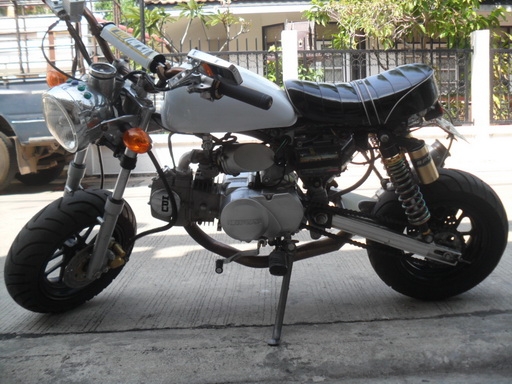 ขายมังกี้แต่งซิ่งๆคันนึงครับ แทร็กเกอร์ ซิ่งๆ ล้อโต ท่อOVER ดูรูป 18500 บาท