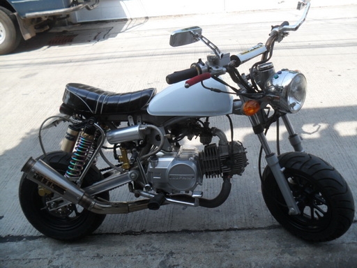 ขายมังกี้แต่งซิ่งๆคันนึงครับ แทร็กเกอร์ ซิ่งๆ ล้อโต ท่อOVER ดูรูป 18500 บาท