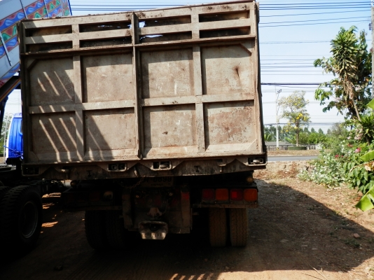 10ล้อดั้มISUZU ROCK240F เครื่องP11(320แรงม้า)มีระบบลากลูก