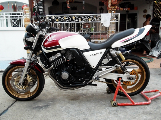 ขาย CB 400 ปี95 สภาพจบๆครับ อินวอย