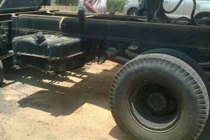 ISUZU DECA 210 HP 6HH1 หกล้อดั๊มพ์ ชุดแต่งเต็มครบสวยรอบคัน กระบะดั๊มพ์เหล็ก 6 ตันความยาว 3.60 เมตร เครื่องแน่นดีแห้งดีไม่มีเยิ้ม ภายในเก๋งคอนโซลสวยครบพร้อม เครื่องเสียง แอร์เย็น พวงมาลัยเพาเวอร์ เบรคทริ๊ปฟี้ ช่วงล่างคัชซีสวยจัด ยางสภาพดี 80\% พร้อมบรรทุกพร