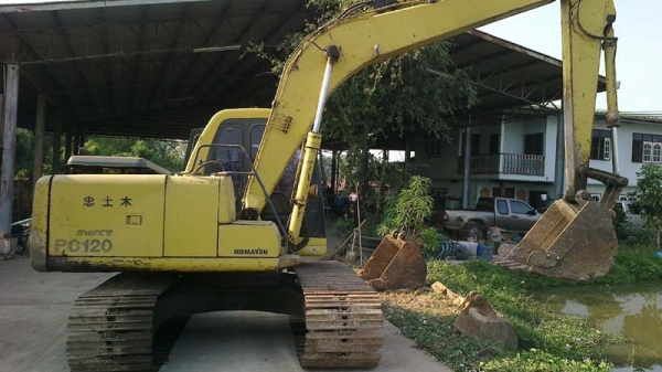 Komatsu PC120-6