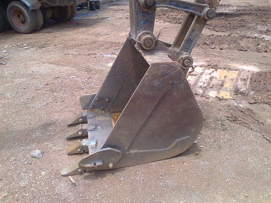 ขายด่วน..รถขุด KOMATSU PC100-3 S/N 24,xxx  รถสวย แรงขุดดี ตัวเดิน เดินแรงทั้งสองข้าง แรงขุดดี ทำงานไว ได้งานมาก ประหยัดน้ำมันสุดคุ้ม สภาพพร้อมใช้งานอย่างสุดขีด.