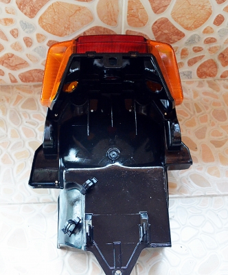 ขายชุดไฟท้าย CBR400 แท้ ครับ