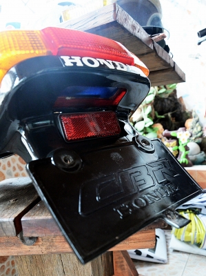 ขายชุดไฟท้าย CBR400 แท้ ครับ