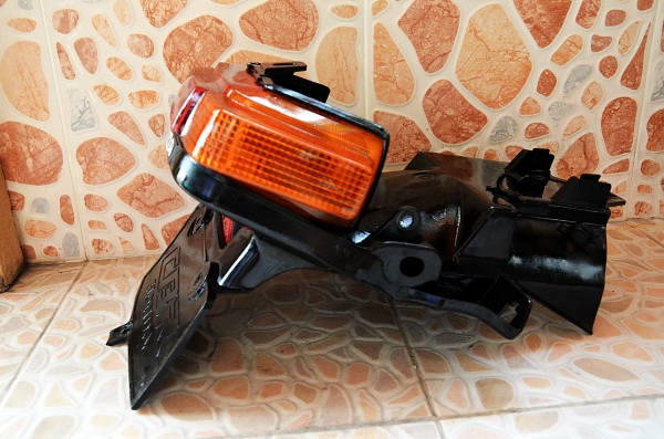 ขายชุดไฟท้าย CBR400 แท้ ครับ