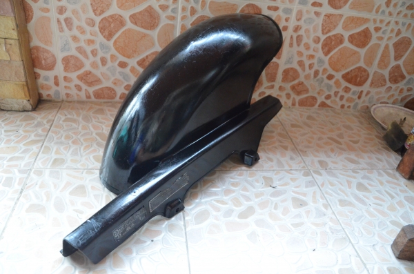 ขายบังโคลน หลัง cbr400 เเท้ครับ ขายบังโคลน หลัง cbr400 เเท้ครับ