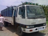HINO FD 185 HP HO7C กระบะคอกเหล็กความยาว 6 เมตรสภาพสวยทรงดีพร้อมบรรทุกพร้อมใช้งาน เครื่องแน่นแรงดี หัวเก๋งสมอเงินภายในสวยครบ แอร์เย็น พวงมาลัยเพาเวอร์ ช่วงล่างคัชซีสวย ยางสภาพดี 70\% พร้อมใช้งาน เอกสารทะเบียนภาษีครบพร้อมโอน ราคาต่อรองได้ครับ