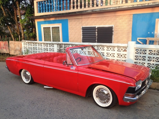 ขายด่วน รถ crown สีแดง