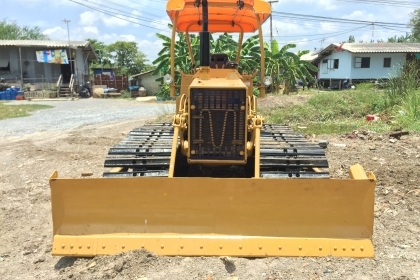 ต้องการขายรถแทร็กเตอร์D2-5PL ซื้อมาดันบ่อกุ้งไม่ค่อยได้ใช้ เปลี่ยนใบมีดใหม่ โซ่ใหม่ ลอลเลอร์ใหม่ เฟืองใหม่ ล้อนำเก่าญี่ปุ่น เครื่องดีไม่มีไอ หม้อน้ำทะลวงใหม่ ระบบเลี้ยวดีมาก เกียร์เดินหน้าถอยหลังดี เชคถ่ายน้ำมันพร้อมใช้งาน ราคาต่อรองคุยกันได้ โทร061661302