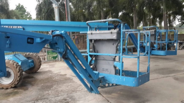 รถกระเช้าไฟฟ้า ยี่ห้อ JLG ยกได้ 13.7 เมตร รถกระเช้าไฟฟ้า ยี่ห้อ JLG ยกได้ 13.7 เมตร