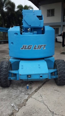 รถกระเช้าไฟฟ้า ยี่ห้อ JLG ยกได้ 13.7 เมตร รถกระเช้าไฟฟ้า ยี่ห้อ JLG ยกได้ 13.7 เมตร